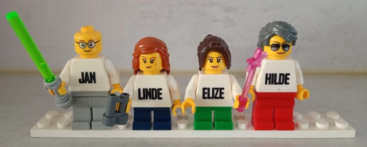 Foto van gezin in Lego